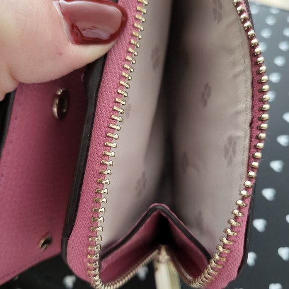 KATE SPADE! Pink Wallet. - Picture 4 of 6
